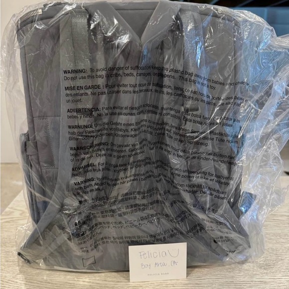 Lululemon New Parent Backpack - Picture 3 of 4